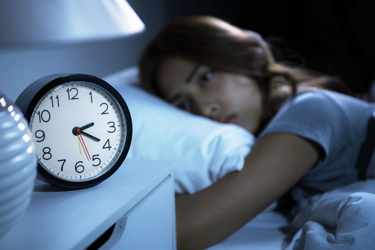 frau 20wach 20im 20bett